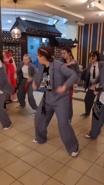 K-POP танцы в ресторане Мой дом смотреть онлайн