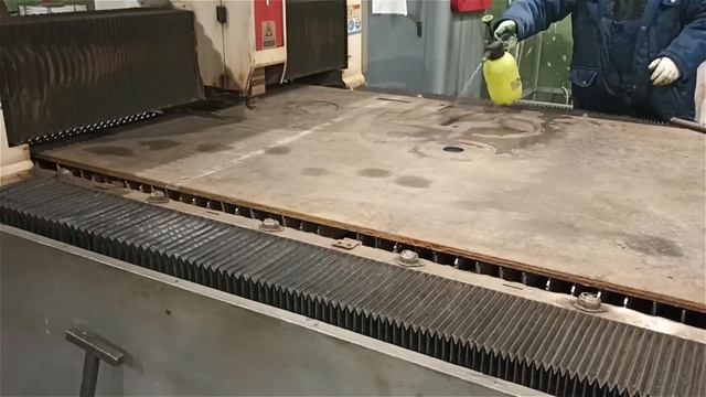 Лазерная резка металлоконструкции | Толщина металла 20мм. смотреть онлайн