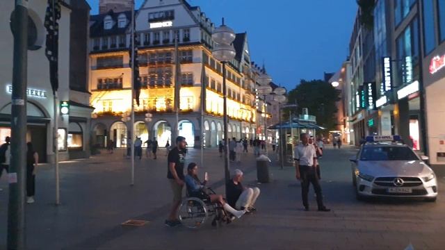 Travel BRO✈ MUNICH STREET MUSIC😍#travel #путешествия #tourism #munich #germany #германия #мюнхен смотреть онлайн