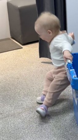 Когда лай собаки свалил на пол🤣#дети #ребенок #блогер #продвижение #baby #смешно #развитие #ржач
