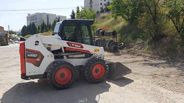 Bobcat S550 Mini Yükleyici Tesviye  Bobcat S550 Skid Steer