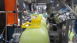 Цанговая головка налива в составе Автоматическая линия розлива в ПЭТ тару от  ООО «БЛС Инжиниринг"