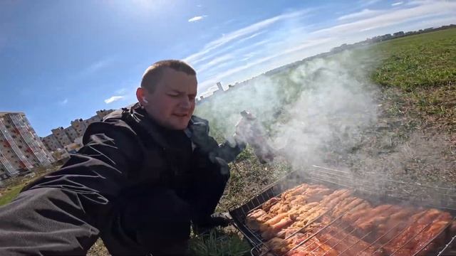 Едем на природу #шашлык #природа #отдых #доставка #семья #мясо #солнце смотреть онлайн