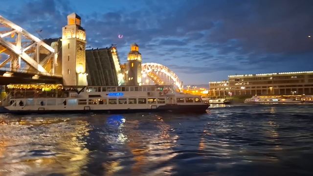 Большеохотинский мост. Река Нева.Санкт-Петербург.Туры,билеты,путешествия. Санкт-Петербург.