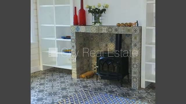 Латвия, Юрмала, Яундубулты, Улица Порука. Реновированный дом, реставрированный д смотреть онлайн