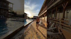 Юрьевка впечатляет своим гостеприимным сервисом . Аист в Юрьевке