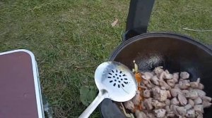 филе индейки в казане.