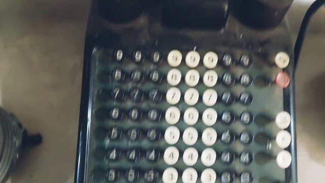 Израиль, дома у хозяйки ВИНТАЖНОГО МАГАЗИНА, АНТИКВАРИАТ, ФАРФОР смотреть онлайн