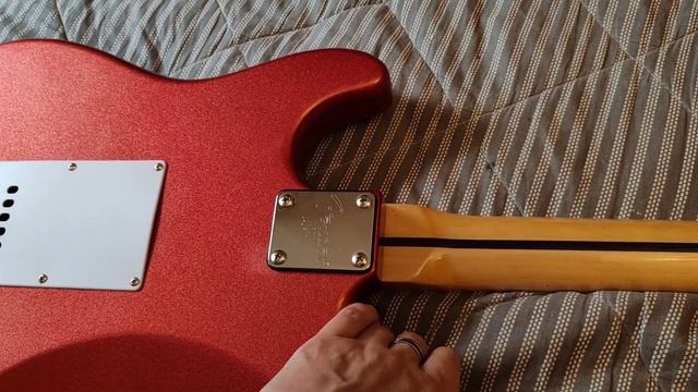 Обзор сборки доработанной китайской реплики Fender Starcaster красный металлик (candy Apple) смотреть онлайн