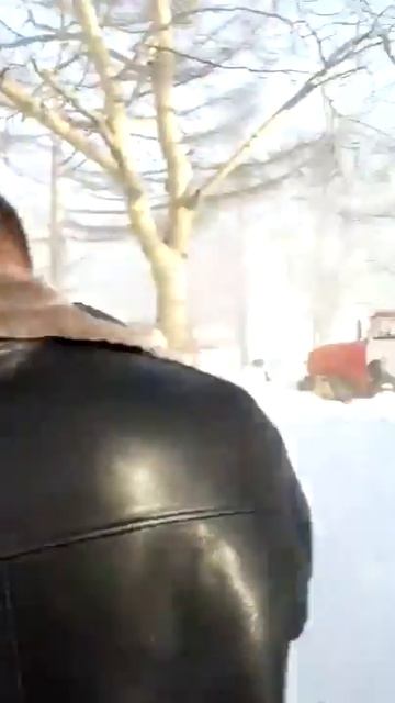 Торговый центр "Океан" горит в Охе смотреть онлайн