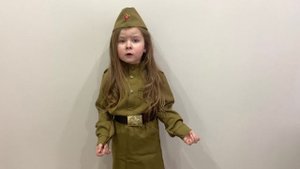 Трогательный стих о войне. Сергей Сухонин - две сестры бежали от войны. Читает Софья Мулихина 4 года