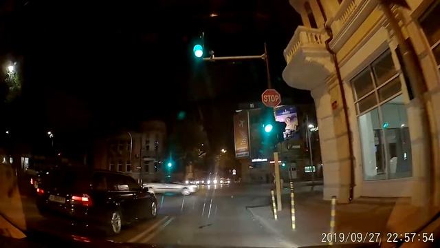 На червен светофар - бул "Княгиня Мария Луиза" - Варна смотреть онлайн