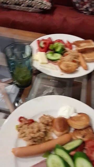 отличный завтрак в отеле,я Грузия,Тбилиси смотреть онлайн