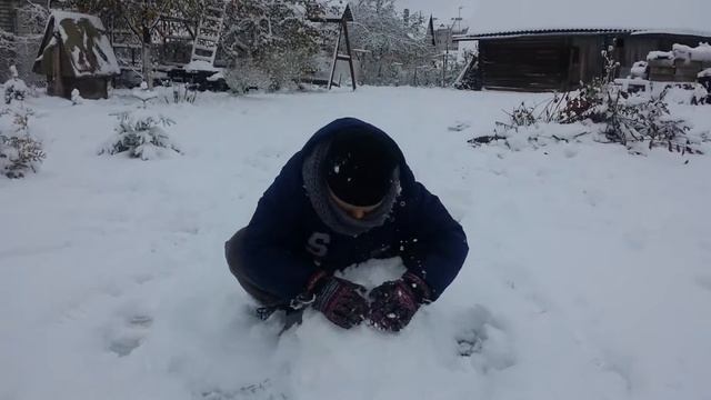 В Несвиж пришла зима, 10 ноября 2016. Даник перед школой)