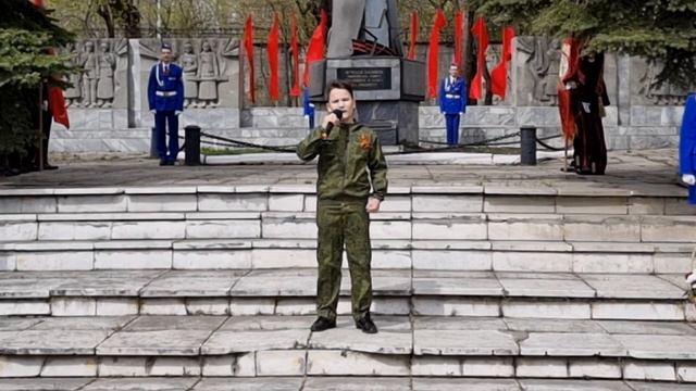 Миллер Евгений, МАОУ СОШ №67, г. Екатеринбург 
Песня "Не воюйте с русскими"