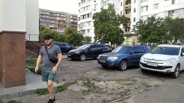 Павильон на просп. Николая Бажана, 3