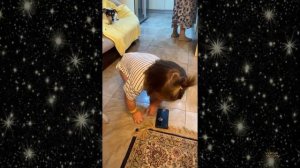 Счастливый отец покойной Жанны Фриске наслаждается общением с внучкой Луняшей