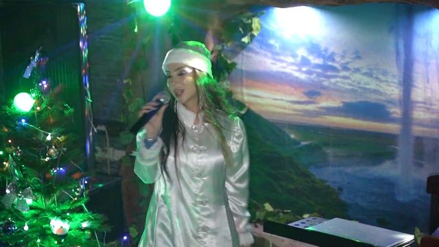 Эту даргинскую певицу любят все и хотят быть к ней ближе... смотреть онлайн