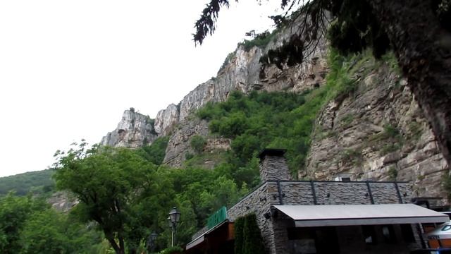 Лакатник-района около ресторант "Пещерата" смотреть онлайн