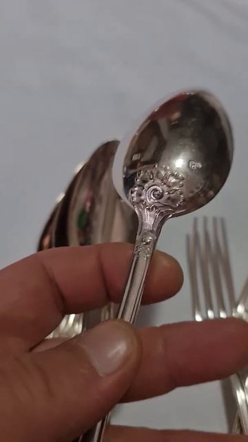 Набор столового серебра 6 ложек+6 вилок 12-ти лотовое серебро , 940 грамм смотреть онлайн