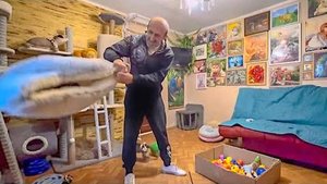 Любимое развлечение для Люси и Степашки, Влад устроил малышам КАРУСЕЛИ)))