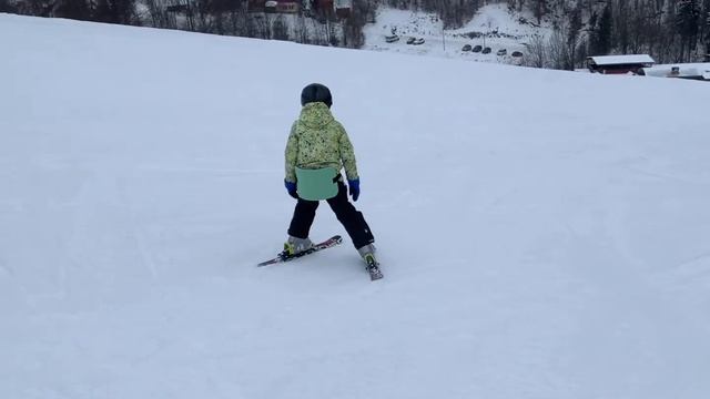 КРАСІЯ - гірськолижний курорт в Карпатах 2021. смотреть онлайн