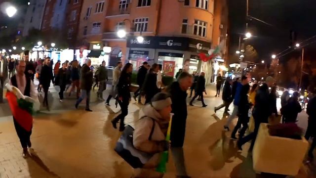 #Протести2020 ..шествие по бул. Витоша, гр. София ..протест #ден118 за #оставка на #борисов и #геше смотреть онлайн