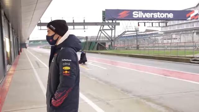 Серхио Перес в Red Bull. Первые впечатления. Новый шлем. Sergio Perez at Red Bull. смотреть онлайн