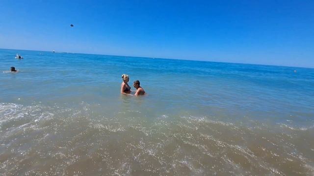 Море 🥶 22.06.24. Лазаревское г.Сочи Замеряю температуру воды в море!