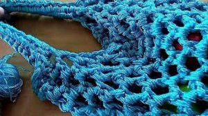 Вяжем интересный вариант сумки крючком: показываю всё подробно