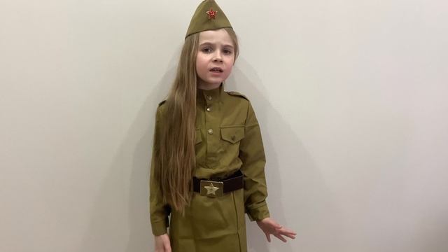 Трогательный стих о войне. Сергей Сухонин - две сестры бежали от войны. Читает Дарья Мулихина 7 лет. смотреть онлайн