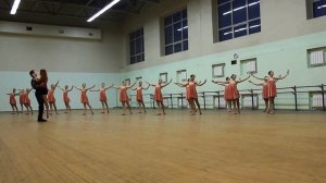 Дуэтный танец-с боку