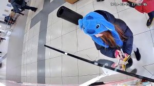кража г Самара ТЦ Московский аутлет из торгового автомата ( папа ну купи )