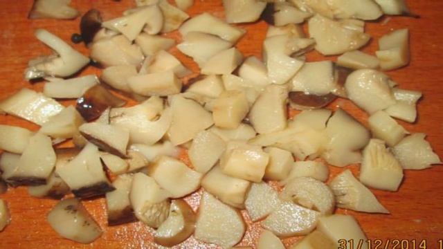 Салат с крабовыми палочками и маринованными грибами