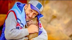 Люська с Владом ТАКИЕ ДОВОЛЬНЫЕ, сидят на горе и любуются видом на Тайган