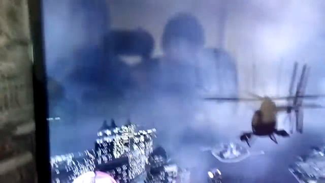 небольшой отрывок как мотацыкал прыгает с дома в GTA 4 смотреть онлайн