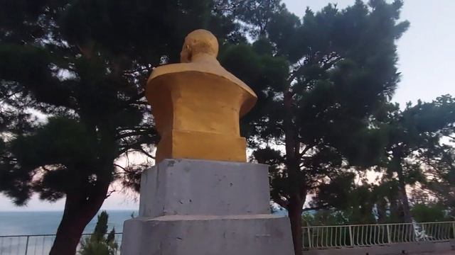 Памятник Семашко в Симеизе. смотреть онлайн