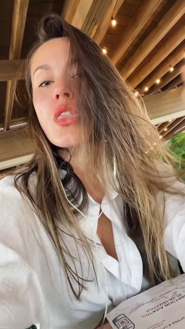 Я пройдусь по нам мурашками Как же мне нравится сейчас моё состояние 