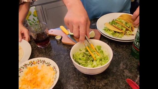 США.КАК ВСЕГДА ПО ПЯТНИЦАМ В АМЕРИКЕ, СЕГОДНЯ ТАКОС 🌮  #америка #americanlife#food.
