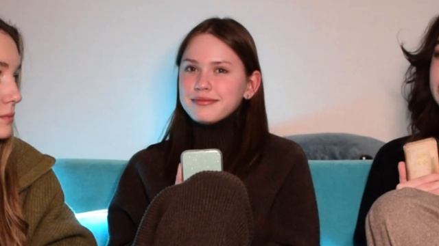 ИЗВИНИТЕ, ПОДКАСТ об отношениях с Богом, астрологии, картах Таро и дьяволе смотреть онлайн