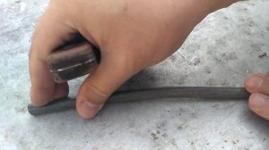 Как снять изоляцию с кабеля без специального инструмента