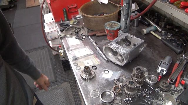 #109 1970-84 4-speed revtech shovelhead transmission rebuild 74" 80 ratchet top harley tatro machin смотреть онлайн