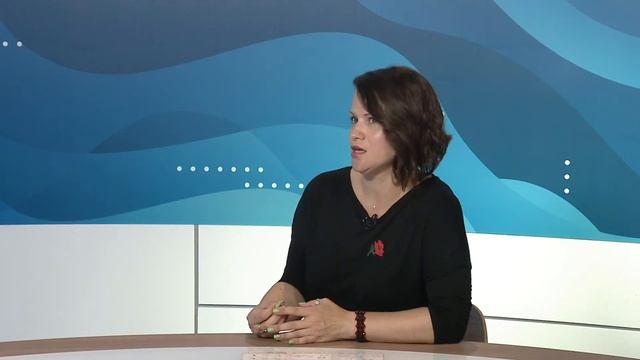 Здесь и сейчас с Юлией Кабициной смотреть онлайн