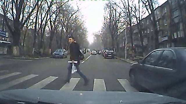 Лада приора ударила в Алматы 07.12.2016г. смотреть онлайн