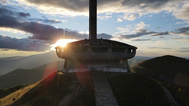 Buzludzha Monument - Паметник Бузлуджа (Дом паметник на БКП)