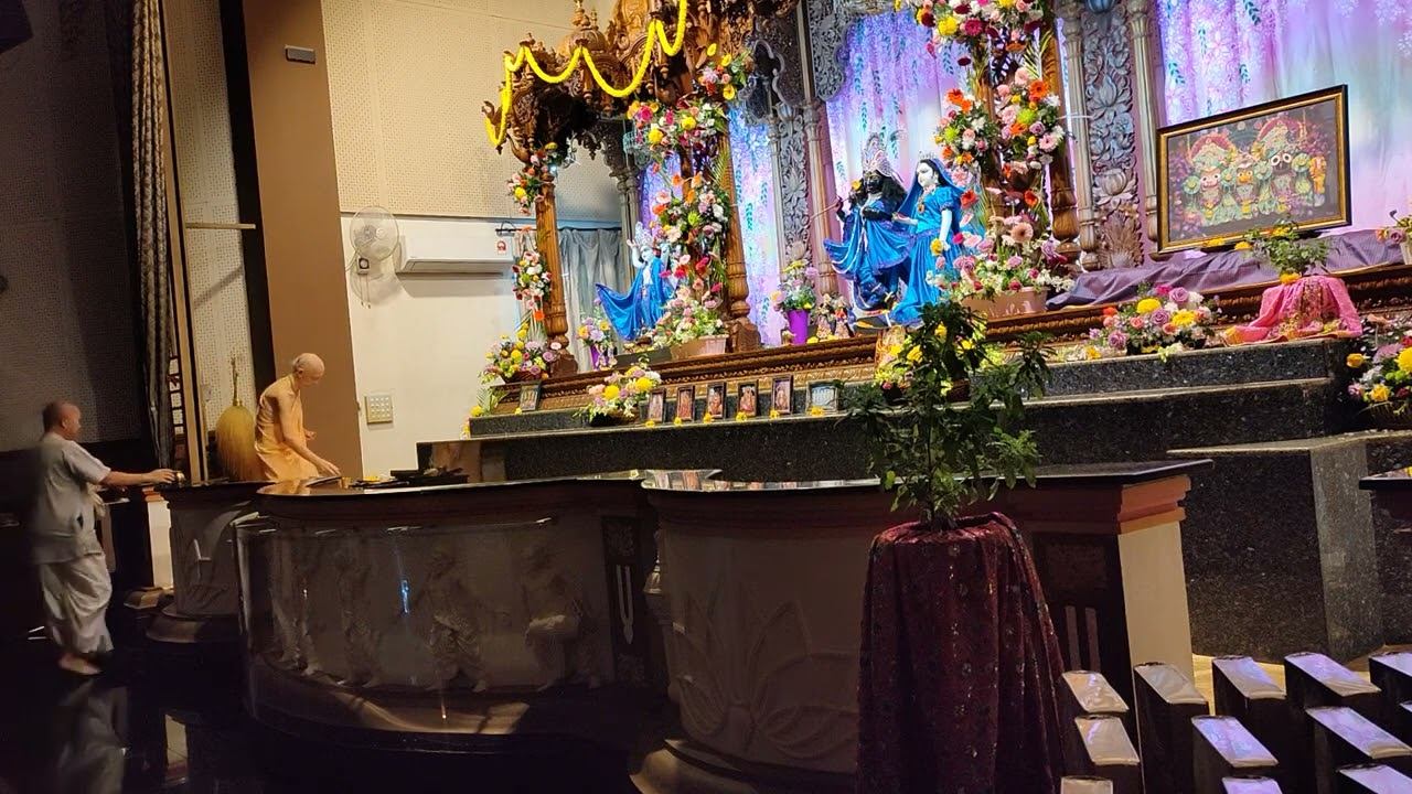 17.12.2023 -  HH BVV Narasimha Maharaj is performing Mangal-arati in TODU Temple