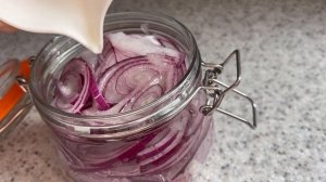 Сладкий Маринованный лук (рецепт быстрого приготовления в банке)