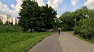 Потеряв семью, бизнесмен на Новый год переоделся дедом морозом и поехал в приют… А достав подарок…