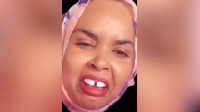 Blue makeup ooo Gabdhaha somaliyeed Cayay iyo gabar somaliyeed oo ceysay смотреть онлайн