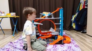 обзор на Hot Wheels трек